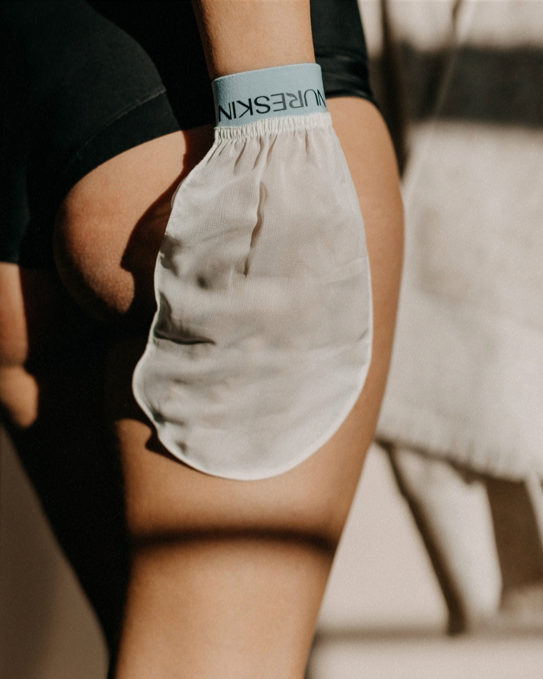 Black Friday 25⎜2 gants exfoliant + 1 offert