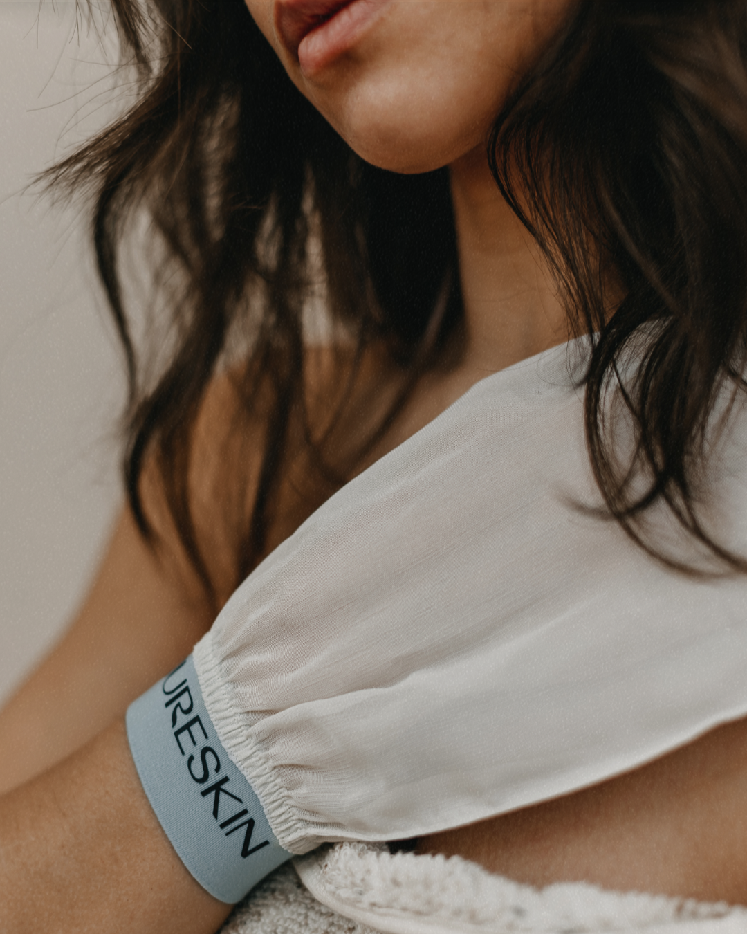 GANT EXFOLIANT EN SOIE VÉGÉTALE