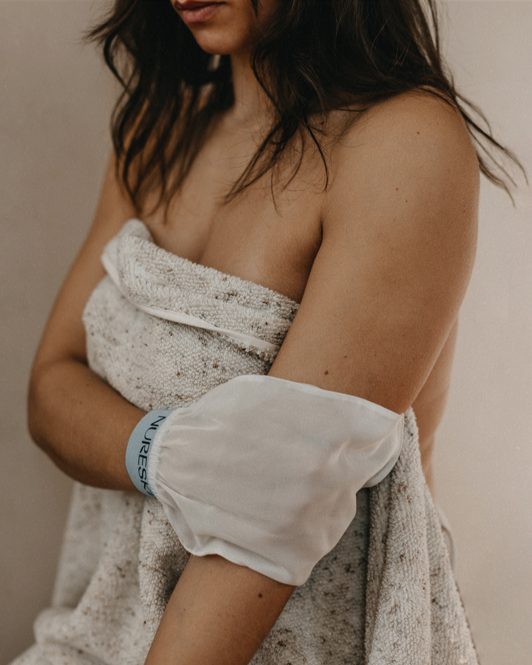 GANT EXFOLIANT EN SOIE VÉGÉTALE